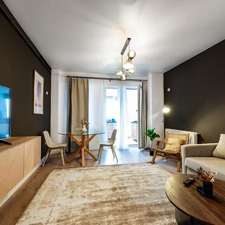 Central Spacious Apartment 506-2